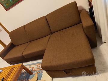 divano con contenitore e sceslong