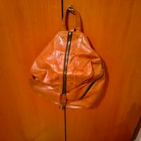 zaino di colore cuoio 