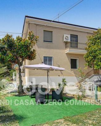 Villa di 100 m² con 3 locali a Chiaravalle
