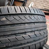 2 pneumatici 245/40/17.      95w