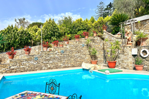 App delizioso con spazio esterno e piscina