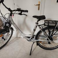 bicicletta ATALA E-Run pedalata elettro-assistita 