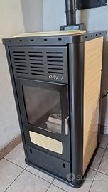 TERMOSTUFA A PELLET KLOVER 27KW CON MAIOLICHE