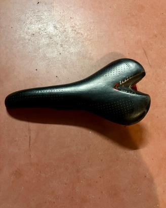 Sella bici da corsa carbonio