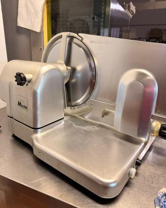 Affettatrice professionale da macelleria-funzionan