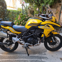Benelli TRk 502x