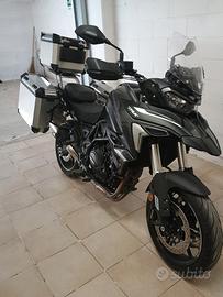 Moto TRK 702 nero 