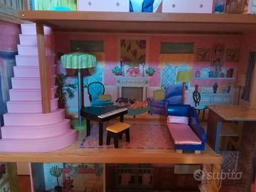 Casa di bambola gigante