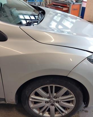 Parafango destro RENAULT MEGANE del 2011