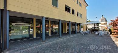 Negozio 3 vetrine Salzano Centro