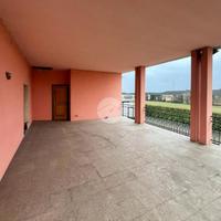 NEGOZIO A CASTEL GOFFREDO