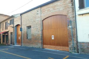 Ferrara - Magazzino/Deposito in zona centrale