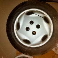 Kit 4 Ruote Michelin e copricerchi 185/65 r14 86h