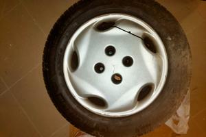 Kit 4 Ruote Michelin e copricerchi 185/65 r14 86h