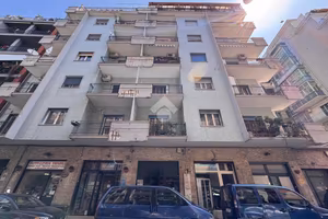 3 LOCALI A BARI