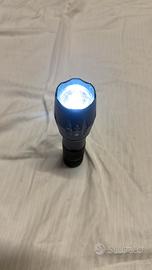 Torcia in alluminio 10W 300LM pari al nuovo!