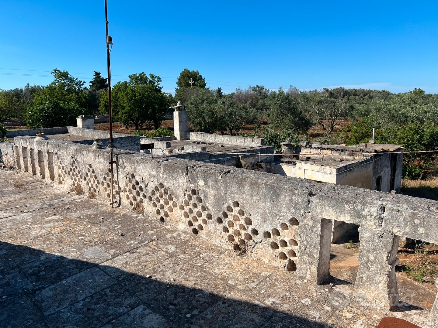 Antico trullo a tre coni indipendente - Vista 4