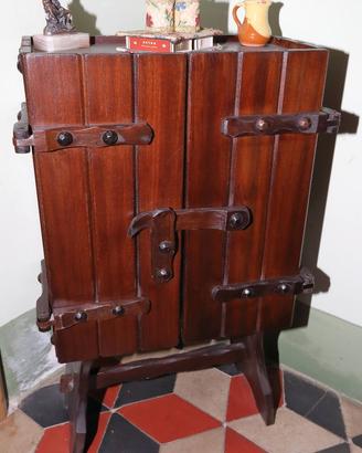 Mobiletto metà secolo scorso di piccole dimensioni