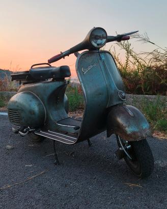Vespa 150 VBB1T (conservato storico)