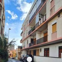 Pressi policlinico, trivani e servizi a studenti