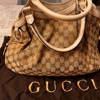 Borsa Gucci modello Sukay colore beige