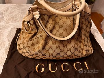 Borsa Gucci modello Sukay colore beige