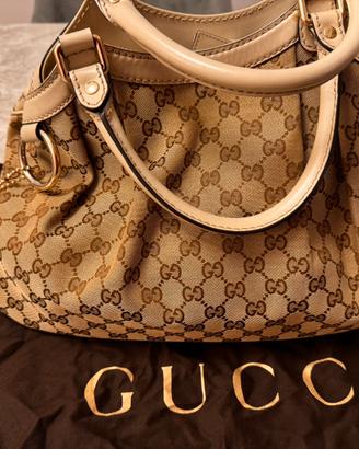 Borsa Gucci modello Sukay colore beige