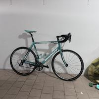 Bicicletta da corsa marca bianchi