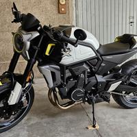 CFMOTO 700CL-X SPORT > Nebula White