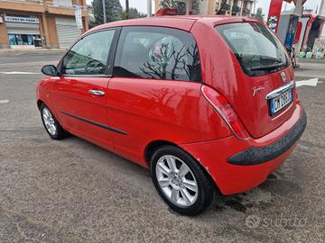 Lancia Ypsilon 1.4 16V Platino