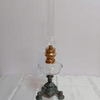 Lampada a petrolio in peltro