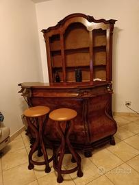 mobile bar con 2 sgabelli