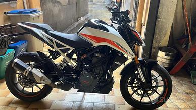 KTM DUKE 390 2022