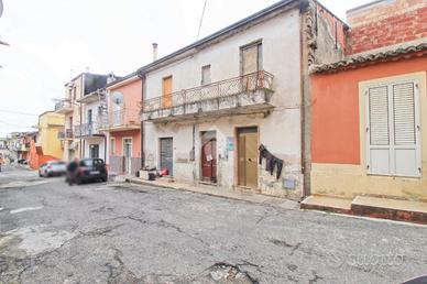 CASA SEMINDIPENDENTE A ISOLA DI CAPO RIZZUTO