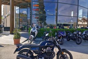 Moto Guzzi V7 III stone