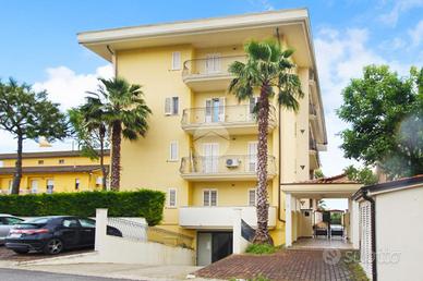 3 LOCALI A ALBA ADRIATICA