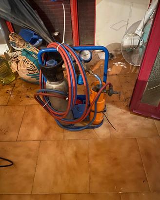 Saldatrice a gas più 2 bombole