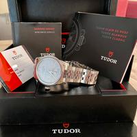Tudor Glamour
