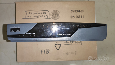 Router Cisco Systems 800 Series 877 come nuovo