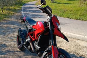Ducati hypermotard 939