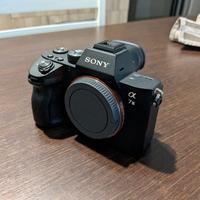 Sony A7iii + Sony Zeiss F4 24-70mm 