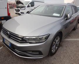 VOLKSWAGEN Passat Variant 2.0 TDI SCR EVO DSG Ex