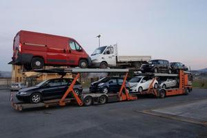 VEICOLI COMMERCIALI-AUTO-CAMION-FURGONI