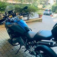 Moto Bmw 1250 Gs accessoriato metallizzato
