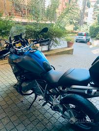 Moto Bmw 1250 Gs accessoriato metallizzato