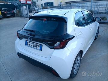 Toyota Yaris Hybrid 