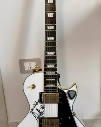 Chitarra elettrica autografata