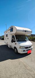 Camper mansardato 