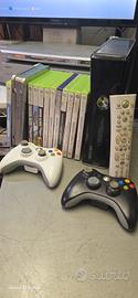 Xbox 360 Slim 256GB - 2 Joypad + Volante + Varie