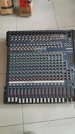 Mixer Yamaha MG206c